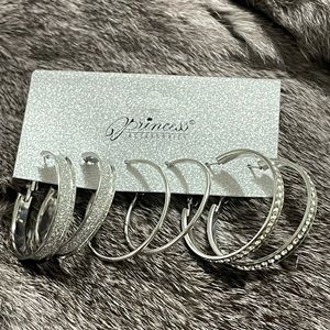 3pairs of hoops earrings